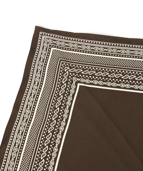 GLOBAL WORK（グローバルワーク）の「トライアングルプリントスカーフ/634189（バンダナ/スカーフ・レディース・ブラック/ブラウン系その他/ダークブラウン/ホワイト/レッド・FREE）」の14枚目の写真