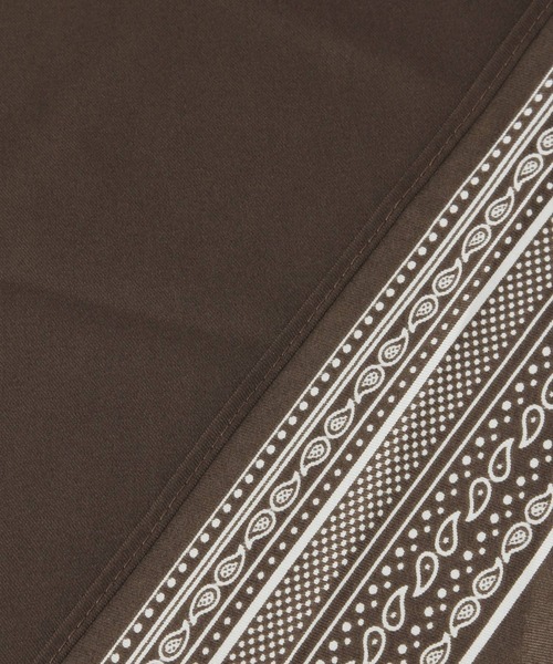 GLOBAL WORK（グローバルワーク）の「トライアングルプリントスカーフ/634189（バンダナ/スカーフ・レディース・ブラック/ブラウン系その他/ダークブラウン/ホワイト/レッド・FREE）」の15枚目の写真