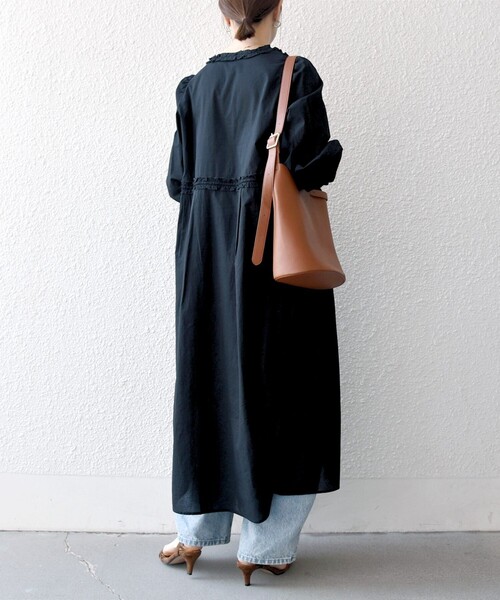 SHIPS any(シップス エニィ)の「SHIPS any:〈洗濯機可能〉キャンブリック Aライン フリル シャツ ワンピース(ワンピース・レディース・ライトブルー/ブラック・ONE SIZE)」の6枚目の写真