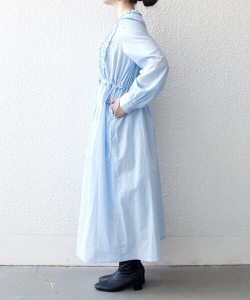 SHIPS any(シップス エニィ)の「SHIPS any:〈洗濯機可能〉キャンブリック Aライン フリル シャツ ワンピース(ワンピース・レディース・ライトブルー/ブラック・ONE SIZE)」の13枚目の写真