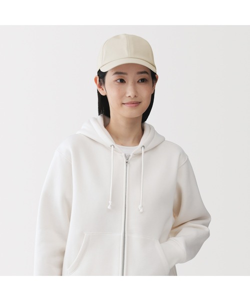 無印良品（ムジルシリョウヒン）の「ＵＶカット透湿撥水　防水テープ使いキャップ（キャップ・レディース・チャコールグレー/ブラック/アイボリー/ベージュ・55-59cm）」の2枚目の写真