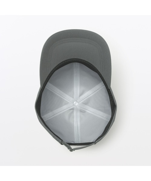 無印良品（ムジルシリョウヒン）の「ＵＶカット透湿撥水　防水テープ使いキャップ（キャップ・レディース・チャコールグレー/ブラック/アイボリー/ベージュ・55-59cm）」の5枚目の写真