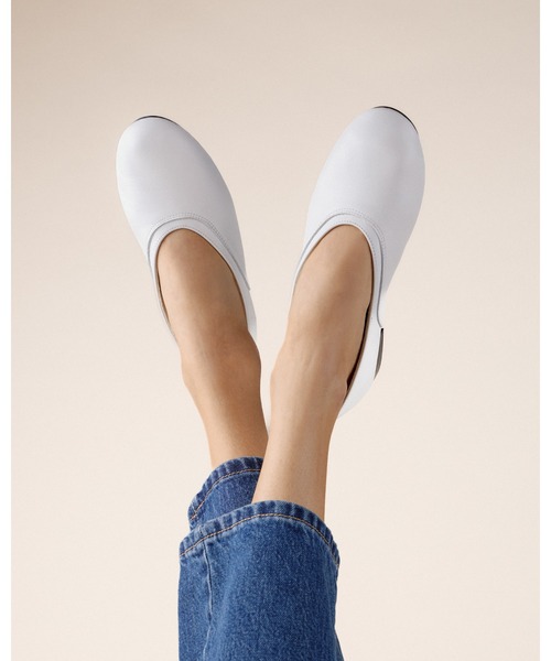Repetto(レペット)の「Olympe バレエフラット - ラバーソール - EUサイズ / V4265VE(バレエシューズ・レディース・ホワイト・39/38/37/36)」の6枚目の写真