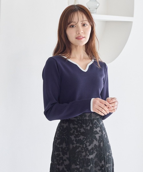 Andemiu(アンデミュウ)の「デザインネックリブニット639467(ニット/セーター・レディース・オフホワイト/ネイビー/コーラル/ブラック×ホワイト・FREE)」の14枚目の写真