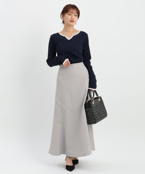 Andemiu(アンデミュウ)の「デザインネックリブニット639467(ニット/セーター・レディース・オフホワイト/ネイビー/コーラル/ブラック×ホワイト・FREE)」の19枚目の写真