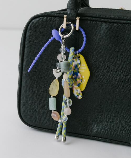 SMELLY（スメリー）の「クリアビーズモチーフキーチェーン（キーホルダー・レディース・ベージュ系その他/グレー系その他・-）」の9枚目の写真