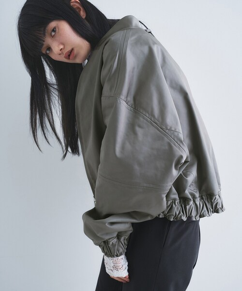 CODE A(コードエー)の「satin bomber jacket(ブルゾン・レディース・ベージュ/グレー/ホワイト・00)」の5枚目の写真