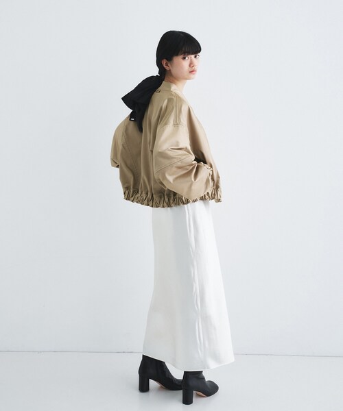 CODE A(コードエー)の「satin bomber jacket(ブルゾン・レディース・ベージュ/グレー/ホワイト・00)」の10枚目の写真