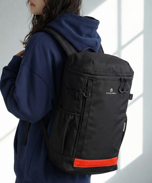 MICHAEL LINNELL(マイケル リンネル)の「【MICHAEL LINNELL/マイケルリンネル】Square Backpack/スクエア バックパック(容量:約32L)(バックパック/リュック・メンズ・ブラック×ブラック/ブラック×レッド/ブラック×シルバー・FREE)」の2枚目の写真