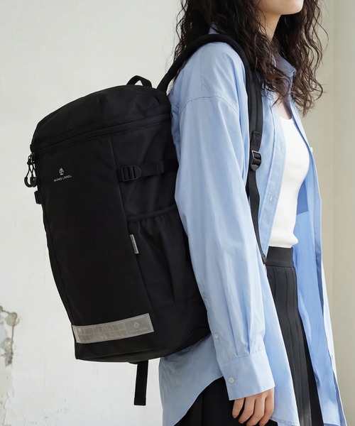MICHAEL LINNELL(マイケル リンネル)の「【MICHAEL LINNELL/マイケルリンネル】Square Backpack/スクエア バックパック(容量:約32L)(バックパック/リュック・メンズ・ブラック×ブラック/ブラック×レッド/ブラック×シルバー・FREE)」の11枚目の写真