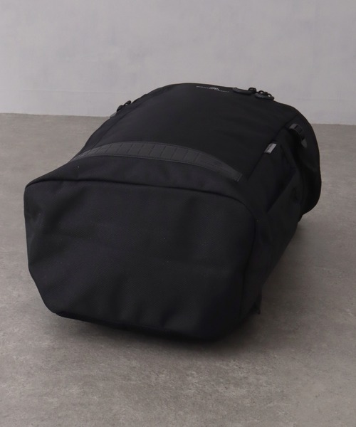 MICHAEL LINNELL(マイケル リンネル)の「【MICHAEL LINNELL/マイケルリンネル】Square Backpack/スクエア バックパック(容量:約32L)(バックパック/リュック・メンズ・ブラック×ブラック/ブラック×レッド/ブラック×シルバー・FREE)」の15枚目の写真