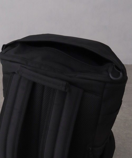 MICHAEL LINNELL(マイケル リンネル)の「【MICHAEL LINNELL/マイケルリンネル】Square Backpack/スクエア バックパック(容量:約32L)(バックパック/リュック・メンズ・ブラック×ブラック/ブラック×レッド/ブラック×シルバー・FREE)」の19枚目の写真