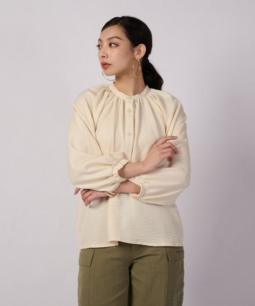 Eddie Bauer(エディーバウアー)の「リラックス フローイ ブラウス(シャツ/ブラウス・レディース・ブルー/ブラック/アイボリー・XL/L/M/S)」の2枚目の写真