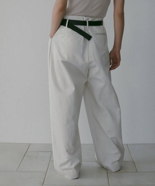 anuke（アンヌーク）の「anuke Twill Loose Pants（その他パンツ・レディース・ベージュ/オフホワイト・36/38）」の7枚目の写真