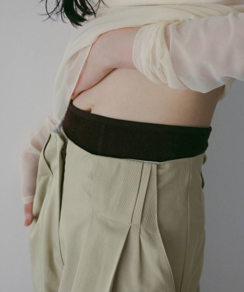 anuke（アンヌーク）の「anuke Twill Loose Pants（その他パンツ・レディース・ベージュ/オフホワイト・36/38）」の15枚目の写真