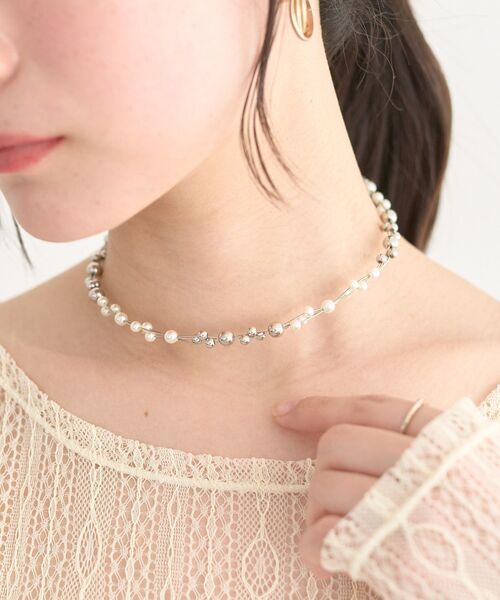 earth music&ecology（アースミュージックアンドエコロジー）の「パールMIXスライドネックレス（ネックレス・レディース・シルバー/ゴールド・FREE）」の3枚目の写真