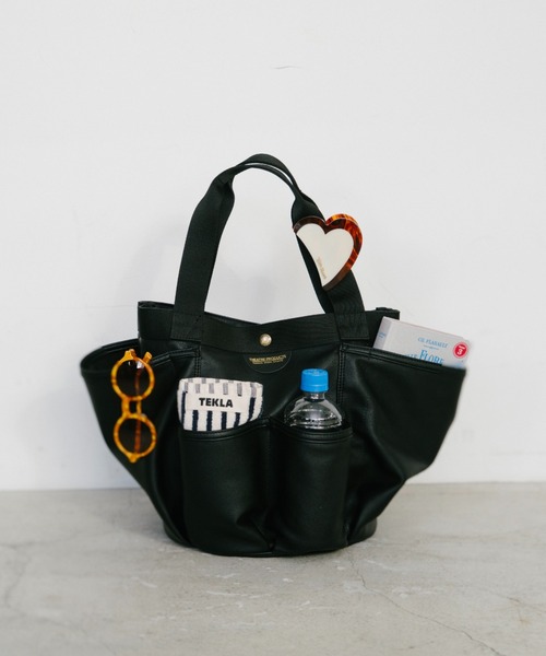 THEATRE PRODUCTS（シアタープロダクツ）の「マルチポケットフェイクレザートートバッグ（トートバッグ・レディース・ブラック/ベージュ・FREE）」の6枚目の写真