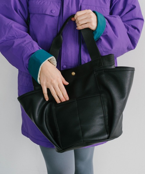 THEATRE PRODUCTS（シアタープロダクツ）の「マルチポケットフェイクレザートートバッグ（トートバッグ・レディース・ブラック/ベージュ・FREE）」の3枚目の写真