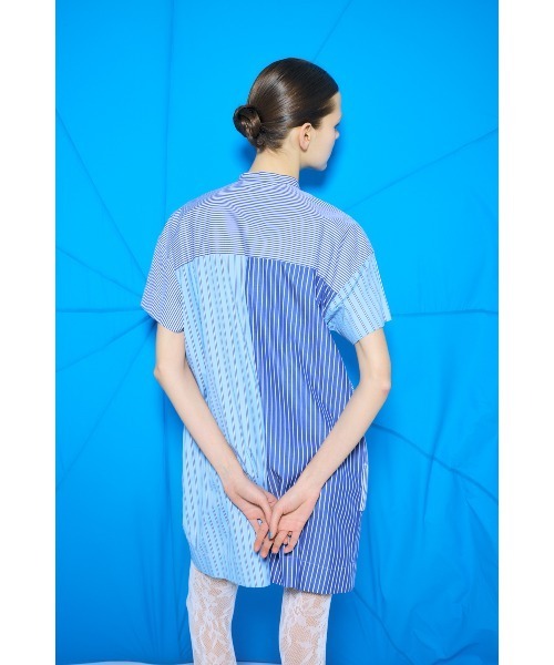 ENFOLD（エンフォルド）の「SHIRT ROMPERS（つなぎ/オールインワン・レディース・ブルー・38/36）」の2枚目の写真
