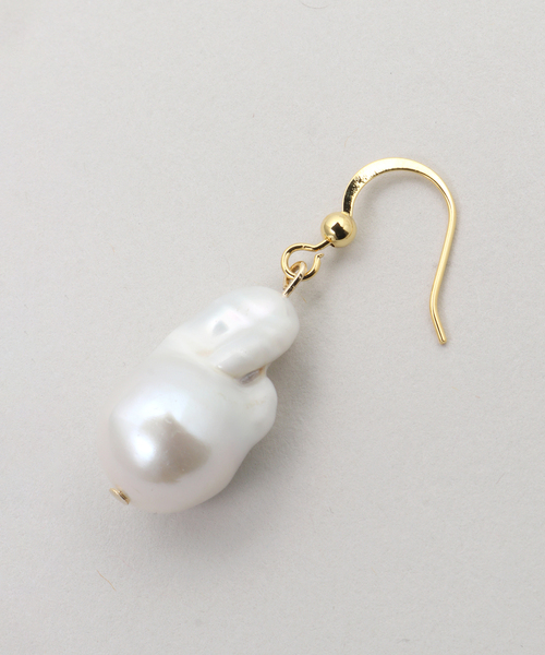 La TOTALITE（ラトータリテ）の「STELLAR HOLLYWOOD/ステラハリウッド ビッグバロックパールピアス（ピアス（両耳用）・レディース・ホワイト・FREE）」の2枚目の写真