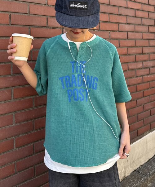 CIAOPANIC TYPY（チャオパニックティピー）の「【UNISEX】ピグメント加工ラグランワッフルヘンリーTEE（Tシャツ/カットソー・レディース・グリーン/ネイビー/ベージュ/ブラック・MEDIUM/LARGE）」の3枚目の写真