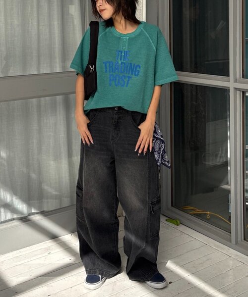 CIAOPANIC TYPY（チャオパニックティピー）の「【UNISEX】ピグメント加工ラグランワッフルヘンリーTEE（Tシャツ/カットソー・レディース・グリーン/ネイビー/ベージュ/ブラック・MEDIUM/LARGE）」の19枚目の写真