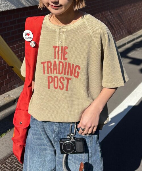 CIAOPANIC TYPY（チャオパニックティピー）の「【UNISEX】ピグメント加工ラグランワッフルヘンリーTEE（Tシャツ/カットソー・レディース・グリーン/ネイビー/ベージュ/ブラック・MEDIUM/LARGE）」の2枚目の写真