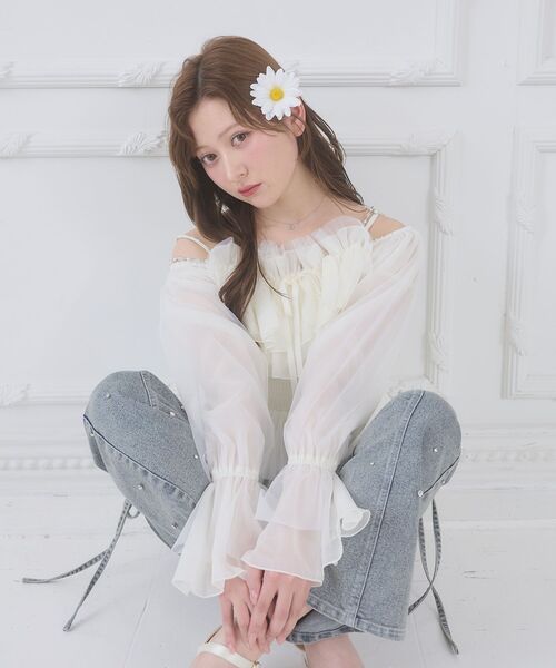 MAJESTIC LEGON（マジェスティックレゴン）の「チェーン付きシアーフリルブラウス（シャツ/ブラウス・レディース・アイボリー/ピンク/グレー/ミント・MEDIUM）」の5枚目の写真