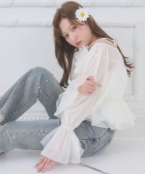 MAJESTIC LEGON（マジェスティックレゴン）の「チェーン付きシアーフリルブラウス（シャツ/ブラウス・レディース・アイボリー/ピンク/グレー/ミント・MEDIUM）」の10枚目の写真