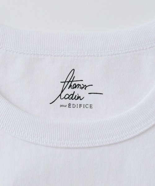 EDIFICE（エディフィス）の「THOMAS LODIN(トーマス ロディン) 別注 フォト プリント Tシャツ（Tシャツ/カットソー・メンズ・ブルー/ベージュ/ブラック/オレンジ/ブラック系その他・LARGE/MEDIUM）」の6枚目の写真