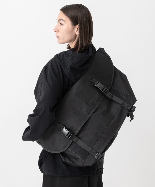 KLON(クローン)の「KLON BIG MESSENGER BAG BLACK(メッセンジャーバッグ・レディース・ブラック・FREE)」の1枚目の写真