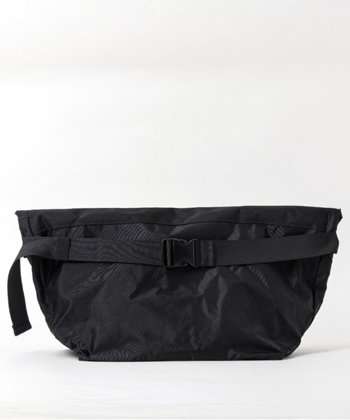 KLON(クローン)の「KLON BIG MESSENGER BAG BLACK(メッセンジャーバッグ・レディース・ブラック・FREE)」の10枚目の写真