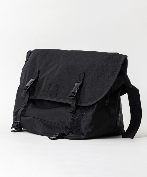 KLON(クローン)の「KLON BIG MESSENGER BAG BLACK(メッセンジャーバッグ・レディース・ブラック・FREE)」の11枚目の写真