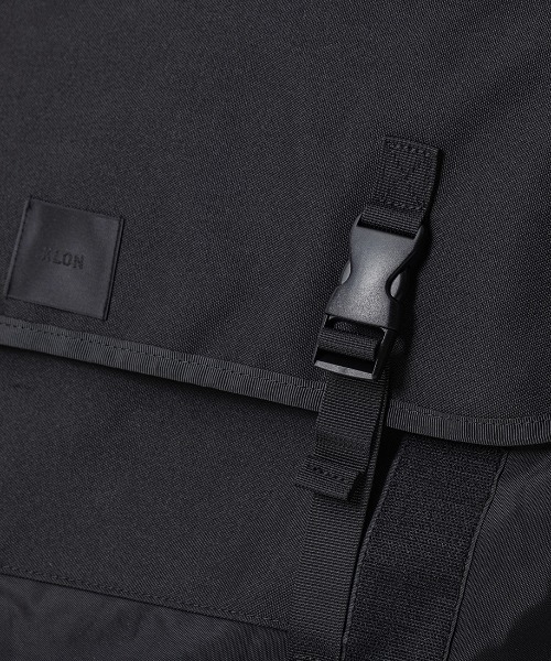 KLON(クローン)の「KLON BIG MESSENGER BAG BLACK(メッセンジャーバッグ・レディース・ブラック・FREE)」の17枚目の写真