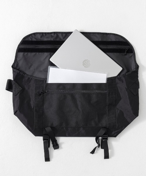 KLON(クローン)の「KLON BIG MESSENGER BAG BLACK(メッセンジャーバッグ・レディース・ブラック・FREE)」の15枚目の写真
