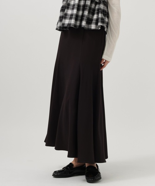 BAYFLOW（ベイフロー）の「ドレープフレアロングスカート（スカート・レディース・ブラック/ブラウン・MEDIUM/SMALL）」の2枚目の写真