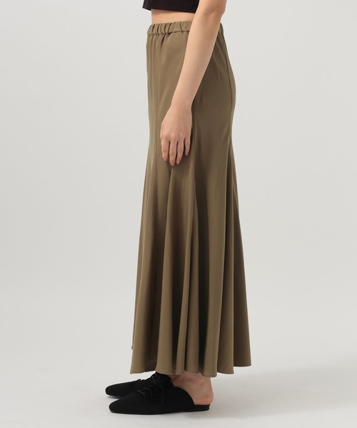 BAYFLOW（ベイフロー）の「ドレープフレアロングスカート（スカート・レディース・ブラック/ブラウン・MEDIUM/SMALL）」の11枚目の写真