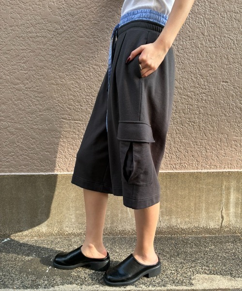 AIC.(エーアイシー)の「スウェットハーフカーゴパンツ(スウェットパンツ・レディース・ライトグレー/チャコールグレー・FREE)」の4枚目の写真