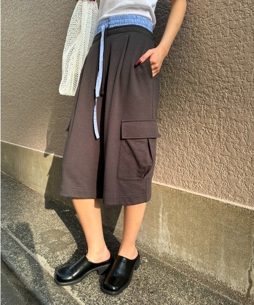 AIC.(エーアイシー)の「スウェットハーフカーゴパンツ(スウェットパンツ・レディース・ライトグレー/チャコールグレー・FREE)」の5枚目の写真