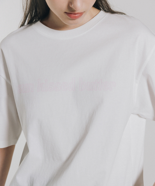 ANDNEEDS(アンドニーズ)の「Sun kissed butter half tee (white)(Tシャツ/カットソー・レディース・その他・FREE)」の3枚目の写真