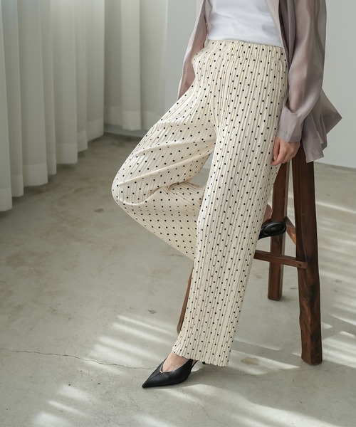 mili an deni（ミリアンデニ）の「ドットセルフカットプリーツパンツ（その他パンツ・レディース・ホワイト×ブラック/ブラック×ホワイト・M）」の4枚目の写真
