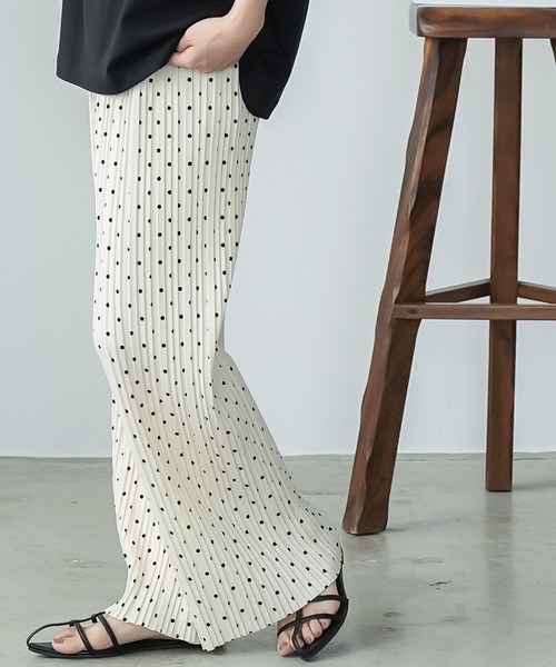 mili an deni（ミリアンデニ）の「ドットセルフカットプリーツパンツ（その他パンツ・レディース・ホワイト×ブラック/ブラック×ホワイト・M）」の5枚目の写真