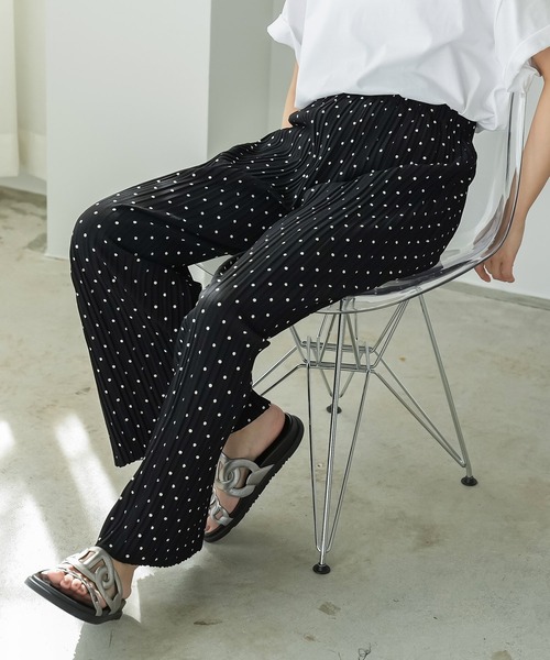 mili an deni（ミリアンデニ）の「ドットセルフカットプリーツパンツ（その他パンツ・レディース・ホワイト×ブラック/ブラック×ホワイト・M）」の8枚目の写真