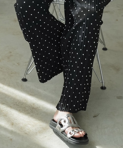 mili an deni（ミリアンデニ）の「ドットセルフカットプリーツパンツ（その他パンツ・レディース・ホワイト×ブラック/ブラック×ホワイト・M）」の14枚目の写真