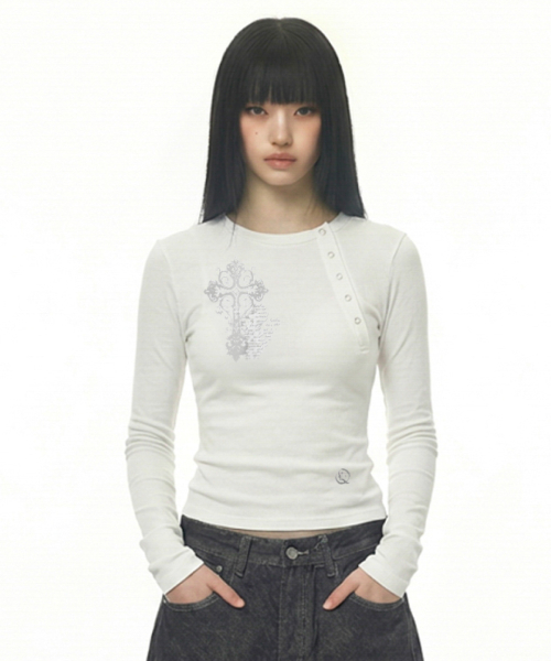 DAMISH(ダミシュ)の「ヴィンテージクロスアシンメトリーボタンロングスリーブ_アイボリー(Tシャツ/カットソー・レディース・アイボリー・FREE)」の4枚目の写真