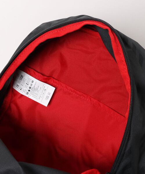 NIKE(ナイキ)の「《NIKEアパレル》YNKJDIMINIBKPK-SU26A(バックパック/リュック・キッズ・オレンジ系その他/ブラック×レッド・フリー)」の5枚目の写真