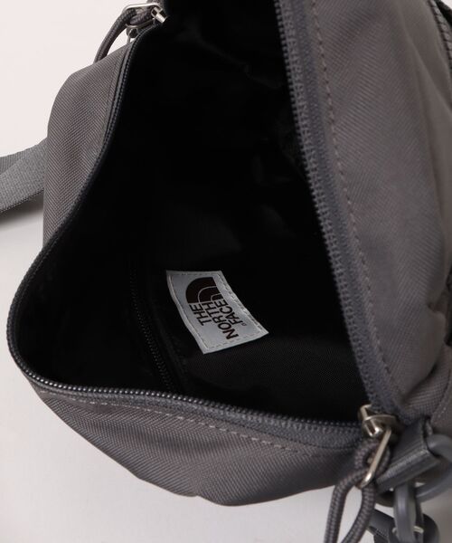 THE NORTH FACE(ザノースフェイス)の「国内未発売 THE NORTH FACE(ザ ノース フェイス) / ボディーバッグ / ショルダーバッグ / STANDARD CROSS BAG / スタンダードクロスバッグ(ボディバッグ/ウエストポーチ・メンズ・ホワイト系その他/ブラック/グレー・FREE)」の19枚目の写真