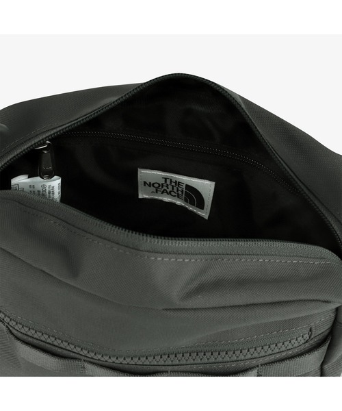 THE NORTH FACE(ザノースフェイス)の「国内未発売 THE NORTH FACE(ザ ノース フェイス) / ボディーバッグ / ショルダーバッグ / STANDARD CROSS BAG / スタンダードクロスバッグ(ボディバッグ/ウエストポーチ・メンズ・ホワイト系その他/ブラック/グレー・FREE)」の11枚目の写真