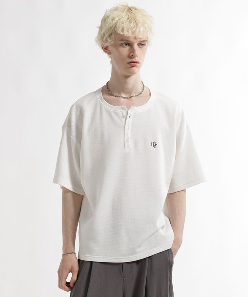 HARE(ハレ)の「ピグメントロゴヘンリーカット(HARE)(Tシャツ/カットソー・メンズ・ブルー/ブラック/グレー/レッド/ホワイト・SMALL/MEDIUM/X-SMALL)」の10枚目の写真