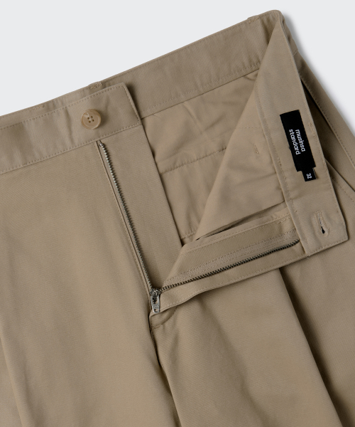 MUSINSA STANDARD（ムシンサスタンダード）の「ブラシドワンタックワイドチノパンツ[ベージュ]（その他パンツ・メンズ・その他・26/27/28/29/30/31/32/33/34/36/40/42/38）」の4枚目の写真